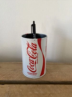 Ancien Pot A Crayons Deco Pub Coca Cola Metal Style Canette Vintage - Photo 1/4