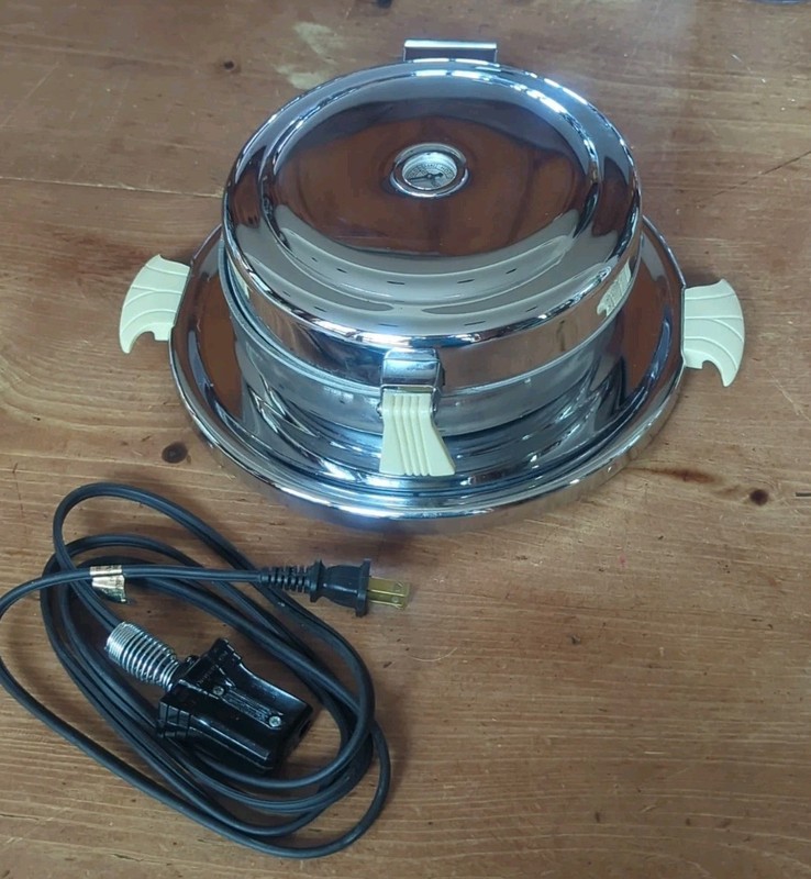Vintage Electric Chrome Waffle Maker/Iron with White Bakelite Handles - working