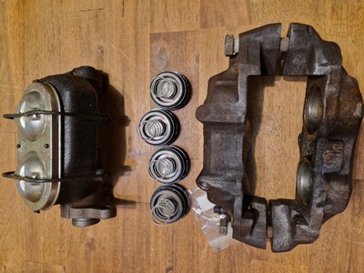 Corvette C2/C3 1965-1982 Bremssattel Inkl. neue Kolben und Hauptbremszylinder 