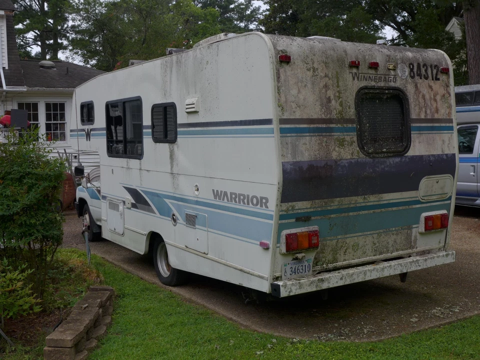 1993 Toyota Winnebago Warrior Camper RV,  for parts or repair. - Image 4 of 4