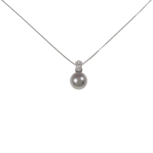 Authentic K18WG Black Pearl Necklace 