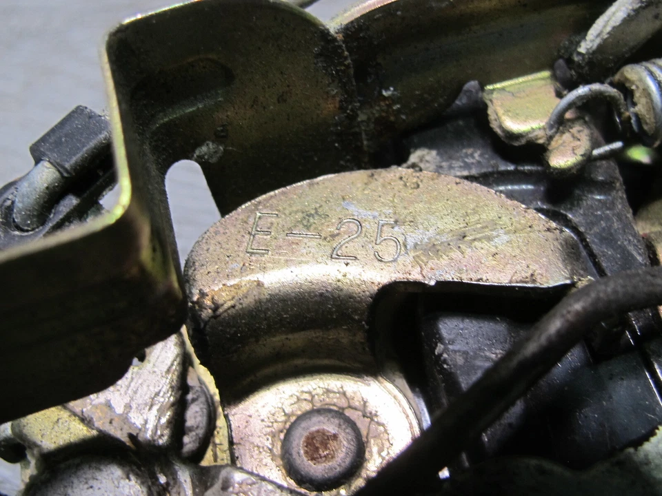 85-89 TOYOTA MR2 AW15 CONJUNTO DE ATUADOR TRAVA PORTA MOTORISTA ESQUERDA FABRICANTE DE EQUIPAMENTO ORIGINAL - Imagem 3 de 4