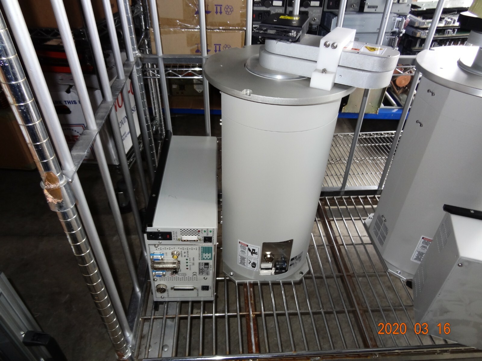 Brooks Automation 017-0950-01 200mm Wafer Handling Robot W/002-9400-04 Cont #TQ1