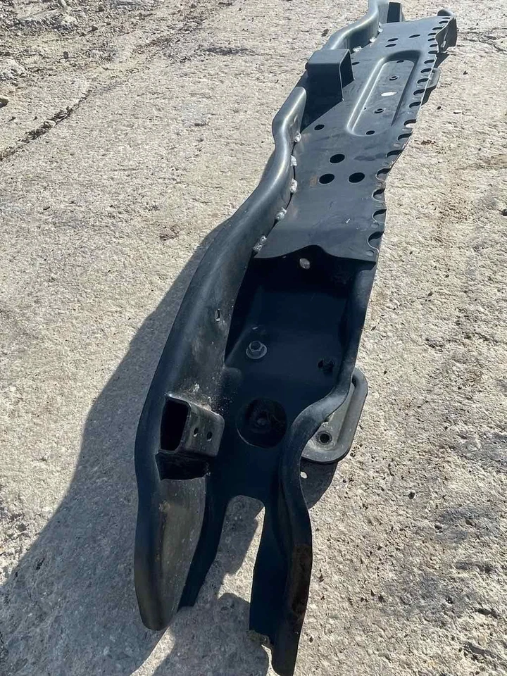 Rear Bumper Reinforcement BMW 650I 08 09 10 - Imagem 2 de 4