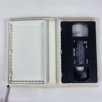 Free Willy VHS WB Family Entertainment 1993 Clamshell 85391800033