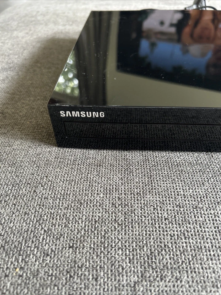 Gravador HD sintonizador duplo Samsung BD-H8500A/XY 3D Blu-ray/DVD player HDD 500GB. - Imagem 2 de 4