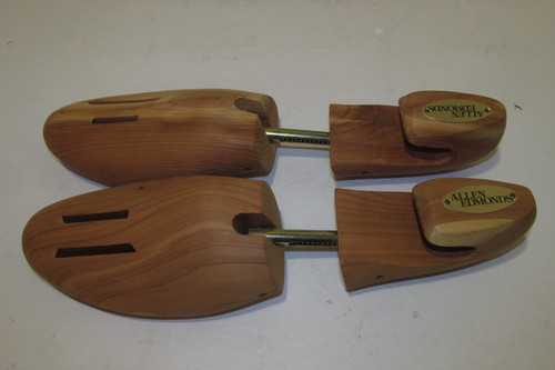 Allen Edmonds Pair of Cedar Wood Shoe Tree Stretchers Size L