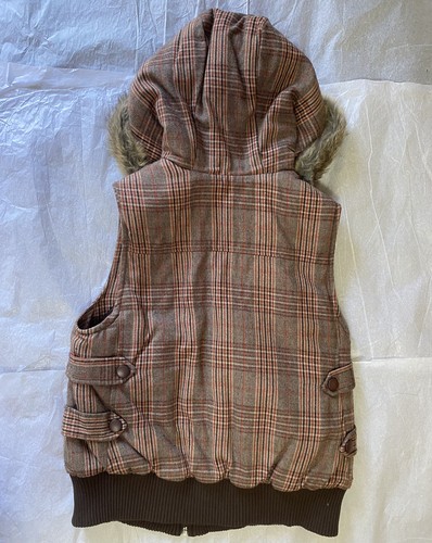 Nori Brown Plaid Vest Jacket Fur Hood Lining Removable Fur on Hood Size Medium - Picture 18 of 20