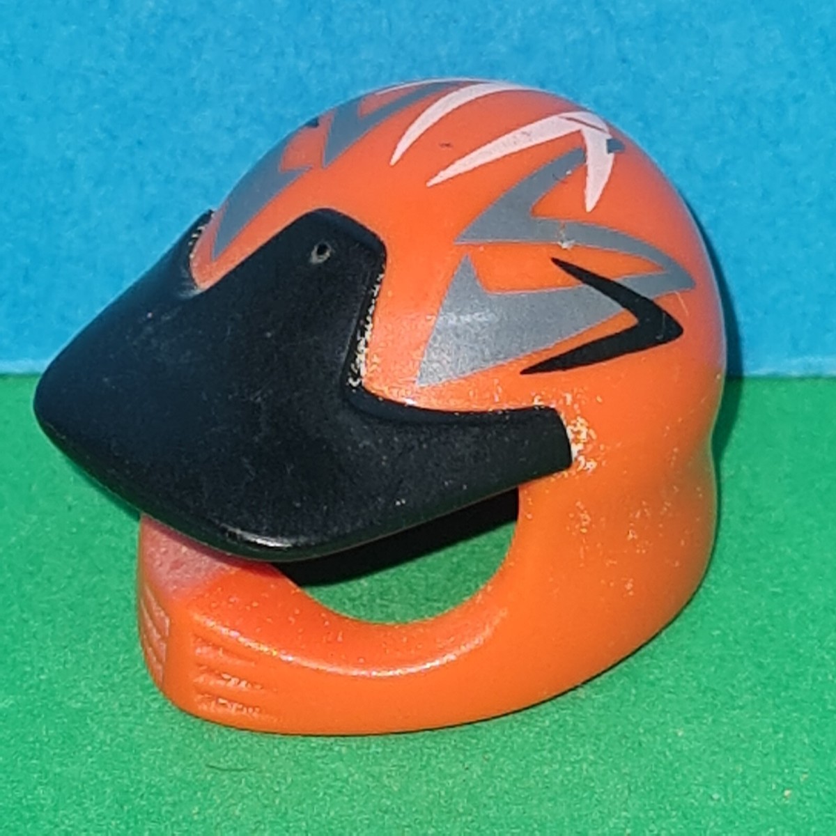 Casque Orange Playmobil Catégorie 1 - Réf. 2 - Occasion Très Bon État