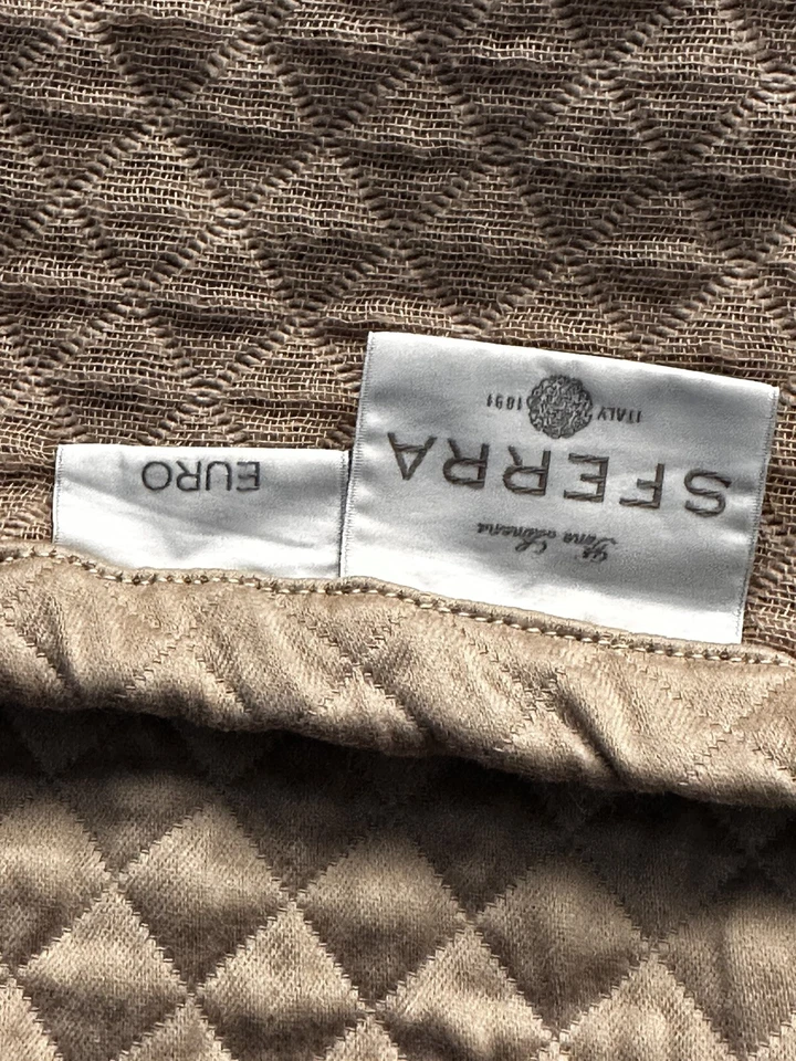 (1) Sferra Diamante Acolchado Bronceado Euro Sham 100% Algodón Egipcio 30”x30” Italia Usado en Excelente Condición Foto 4 de 4