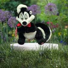 Hallmark Warner Bros. PEPE LE PEW Stuffed Plush 10" Does Not Talk