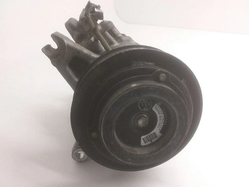 2006-2011 Cadillac DTS AC Compressor Without Hot Climate Provisions - Image 2 of 4