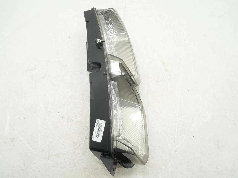 Conjunto de lâmpada traseira de passageiro usado 2014-2019 Chevy Corvette Z06 C7 fabricante de equipamento original - Imagem 4 de 4