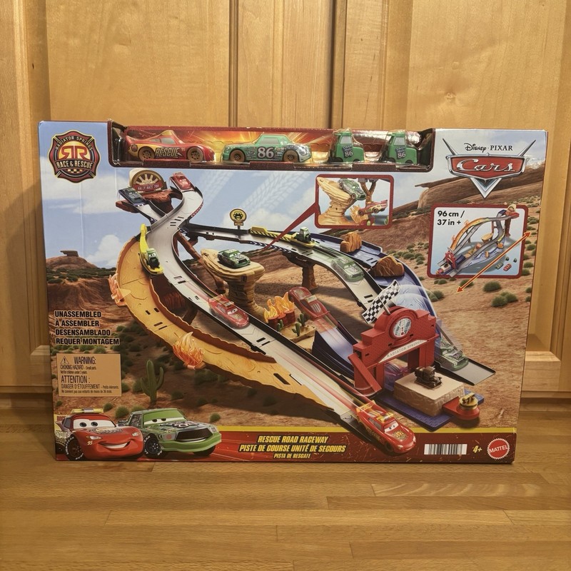 Lightning McQueen Rescue Road Raceway 4 Cars + Track!