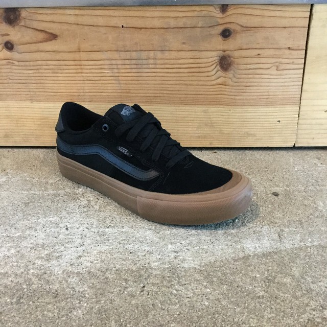 converse nere borchie