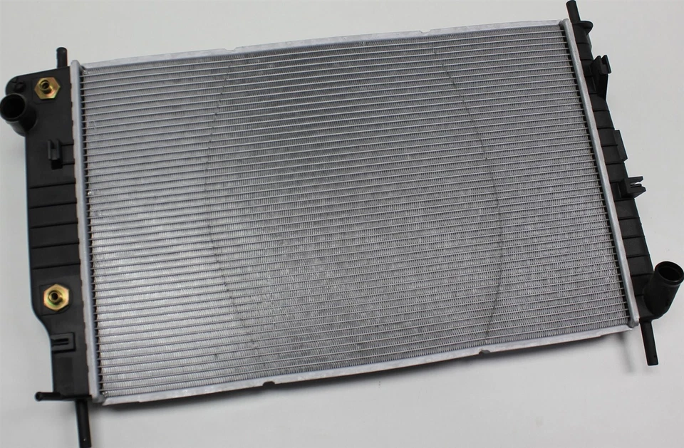 Radiador 1999-2002 Mercury Cougar deve ter AC 2.0/2.5L YS2Z8005DA fábrica OEM - Imagem 3 de 4