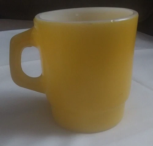 Beautiful Vtg "Anchor Hocking Oven Proof" Bright Yellow Stackable Coffee Mug EXC
