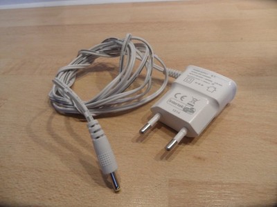 S.T. Power Supply Adapter Netzteil  Model SW-120040EU  12V - 400mA  n234