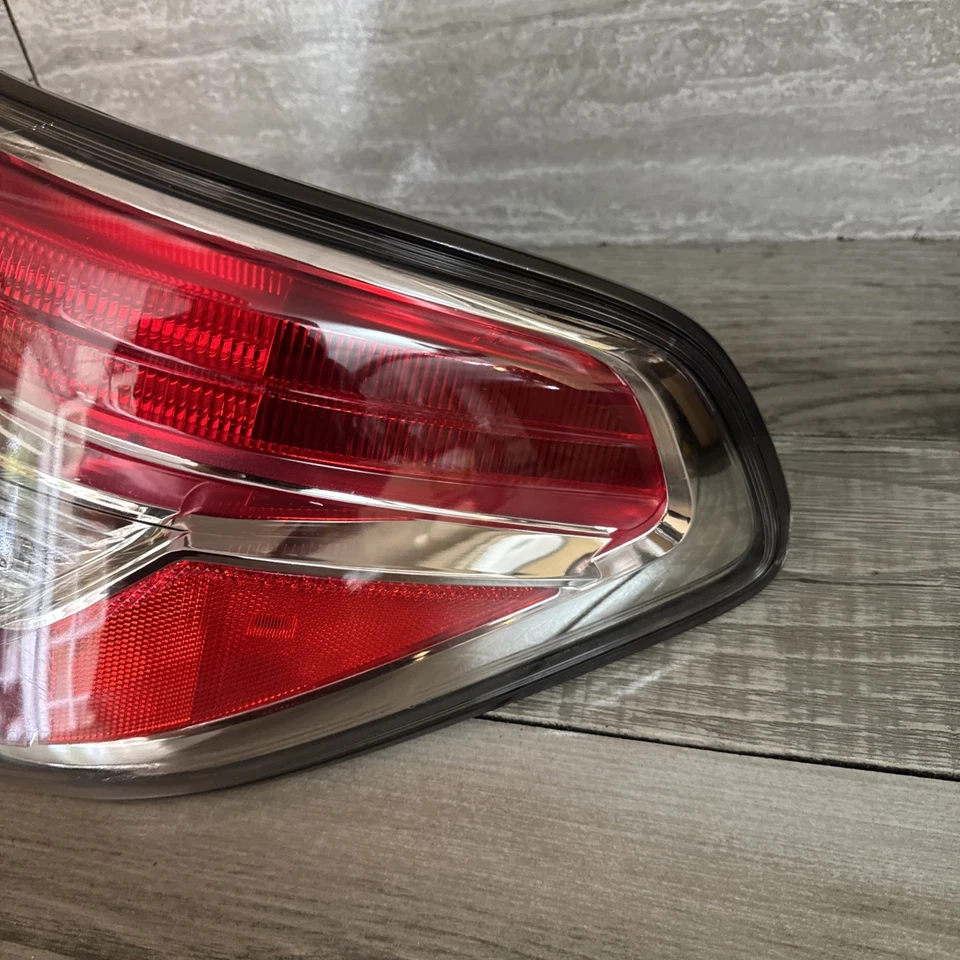 🥇LUZ TRASERA DERECHA ORIGINAL 2017 2018 2019 2020 NISSAN ARMADA LED PASAJERO OEM Foto 2 de 4
