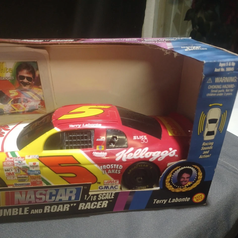 1997 Toy Biz NASCAR 1:18 Rumble Roar Racer Kellogg's Terry Labonte Chevy Novo na caixa!! - Imagem 3 de 4