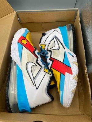 New Nike LeBron 18 Low EP Stewie CV7564-104 Family Guy Size 9