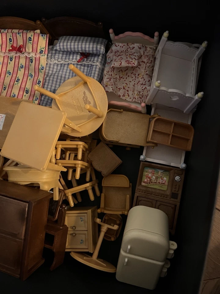 Vintage Sylvanian Families / Calico Critters 2 Box Furniture & Accessories Lot - Image 4 of 4