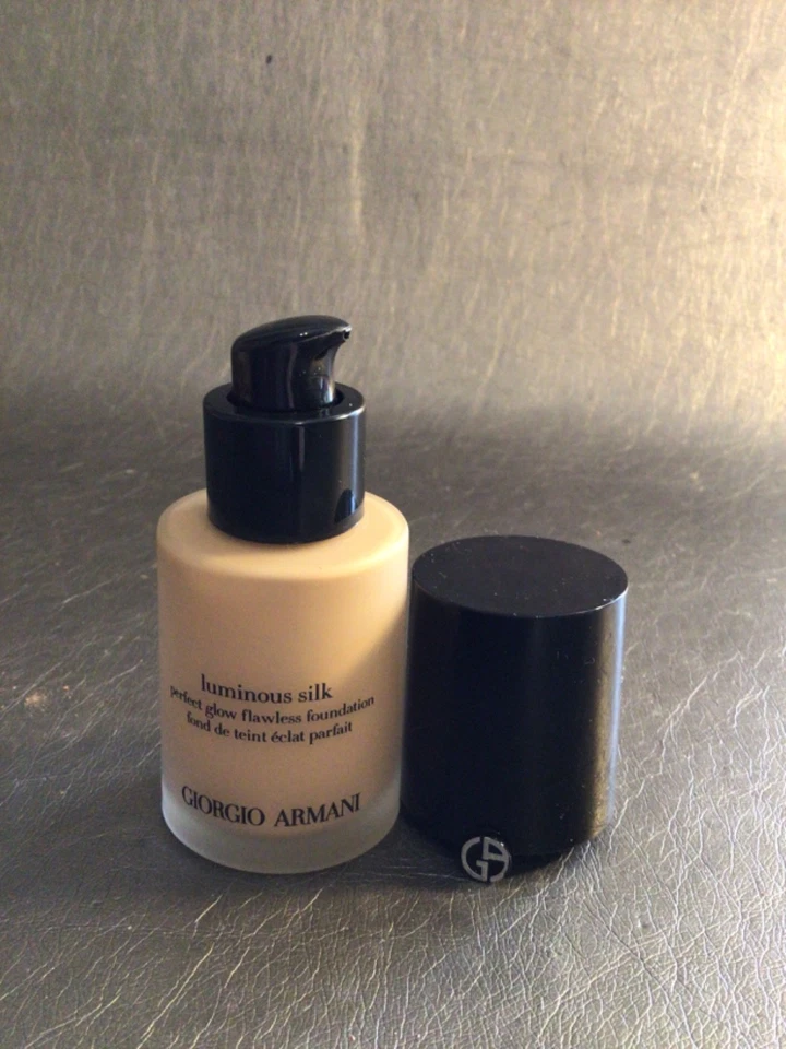 Giorgio Armani 1 Oz. Luminous Silk Foundation #6.5 -NWOB - Medium to Tan - Image 4 of 4
