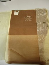 1 PR VINTAGE HANES 415 RHT FLAT KNIT SHEER NYLON STOCKINGS SZ 9 1/2 SHORT ROSE