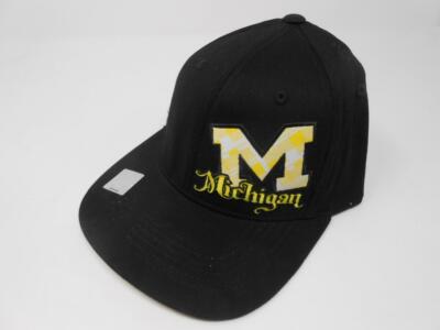New Licensed  Michigan Wolverines RETRO Zone Black Flexfit Hat Size M/L B96