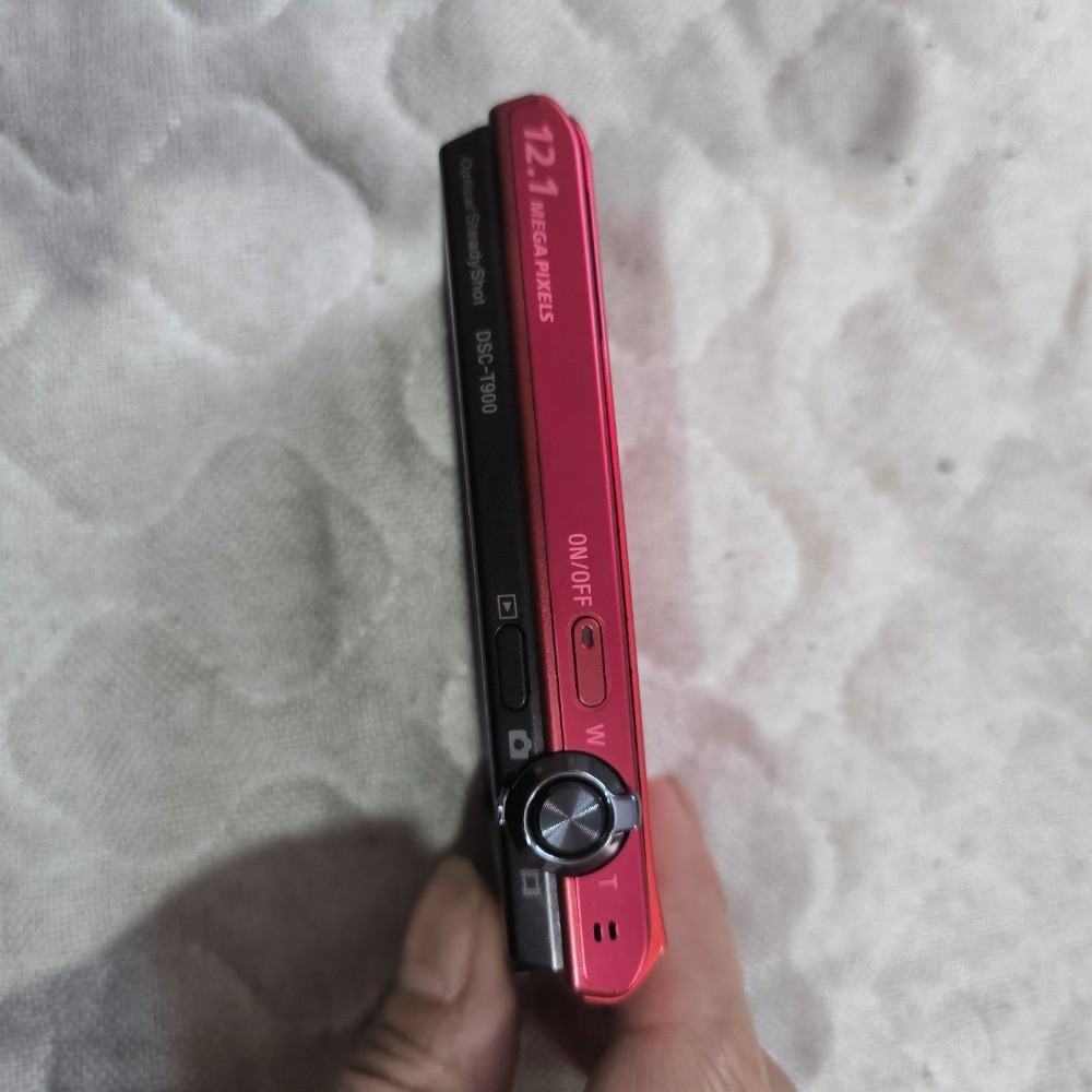 Sony Cyber Shot DSC-T900 Digital Camera 4x Optical Zoom 12.1MP Red