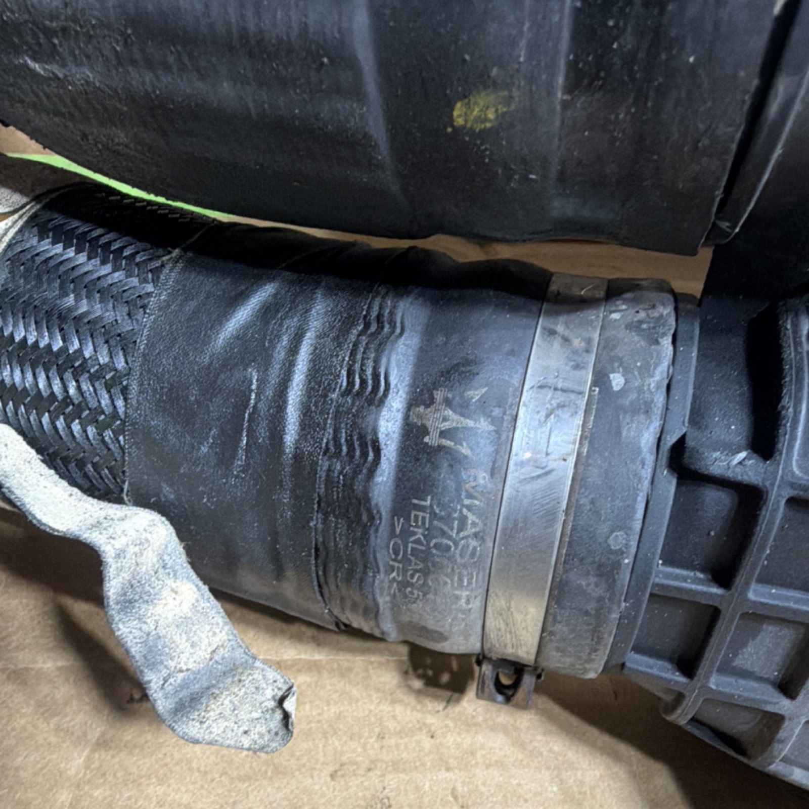 2013-2019 Maserati Ghibli Intercooler With Pipes And Intercooler Bracket