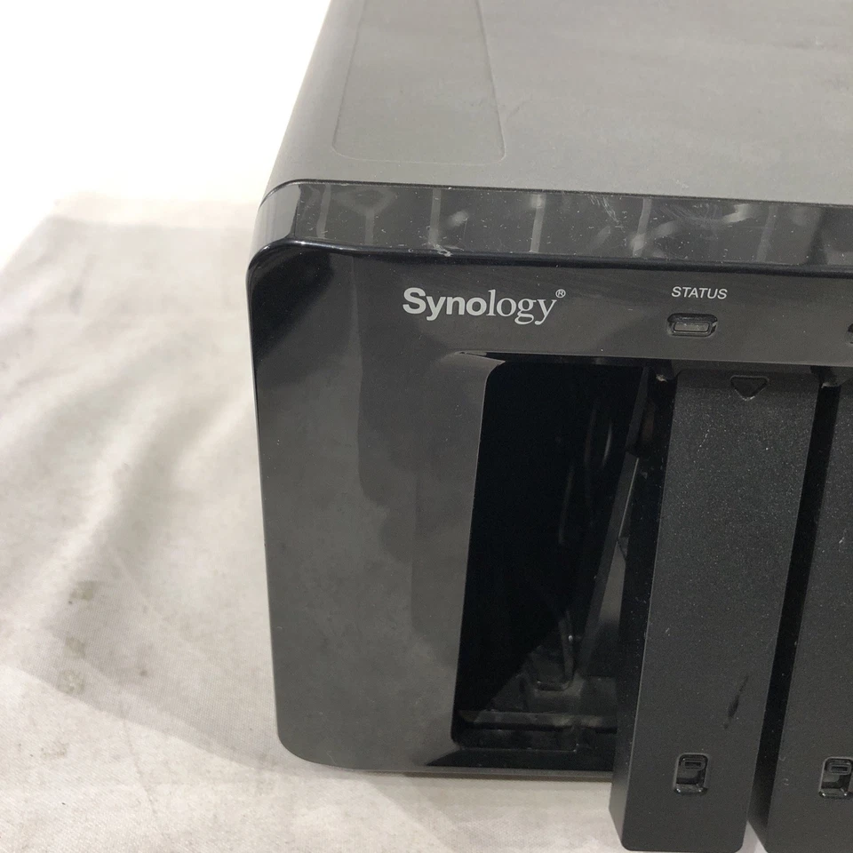 Synology DiskStation DS1511+ almacenamiento conectado en red de 5 bahías - unidades de 3 TB incluidas Foto 2 de 4