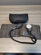 Vintage Professional Grade Tyco's Blood Pressue Gauge & Cuff With Carrying Case