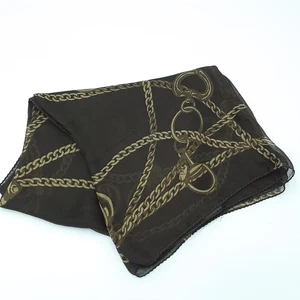 Gucci foulard en mousseline marron foncé motif chaîne breloque Gg soie 100 sans boîte environ 10