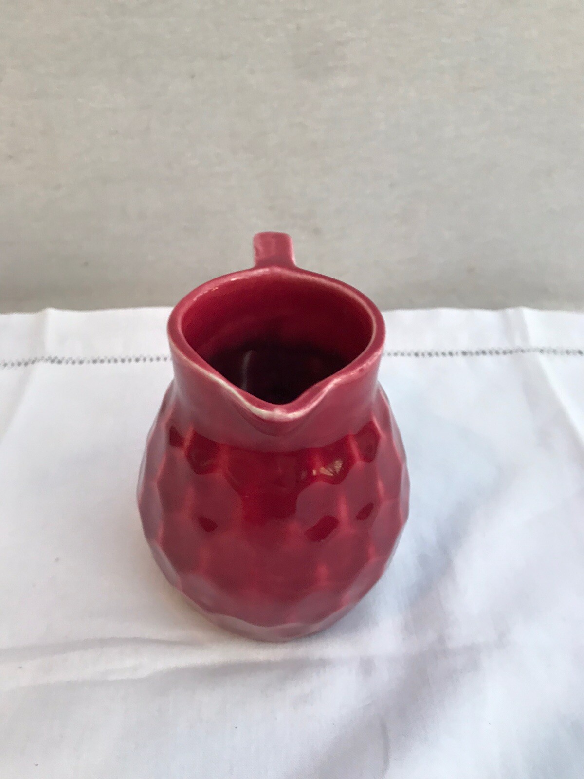 FAIENCE DAMIER ROUGE-CAFETIERE/PICHET-LE COMPTOIR