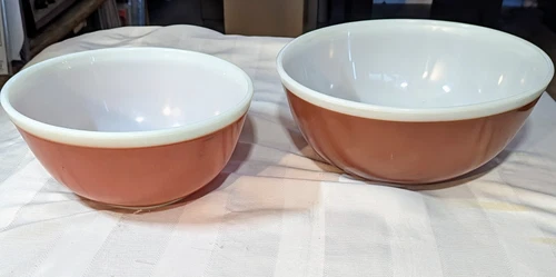 Vintage Burnt Orange & White Pyrex Mixing Bowls 403 & 404 (2 1/2 And 4 Qt)