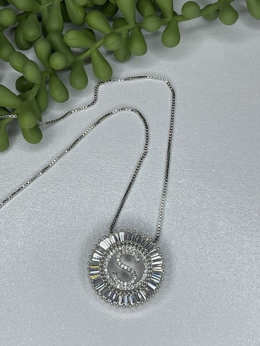 ROUND CRYSTAL INITIAL NECKLACE SILVER 