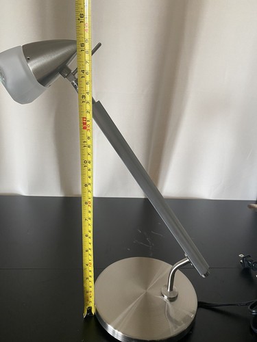 Portable Luminaire Post-Modern Metal Desk/Table Lamp - Picture 14 of 23