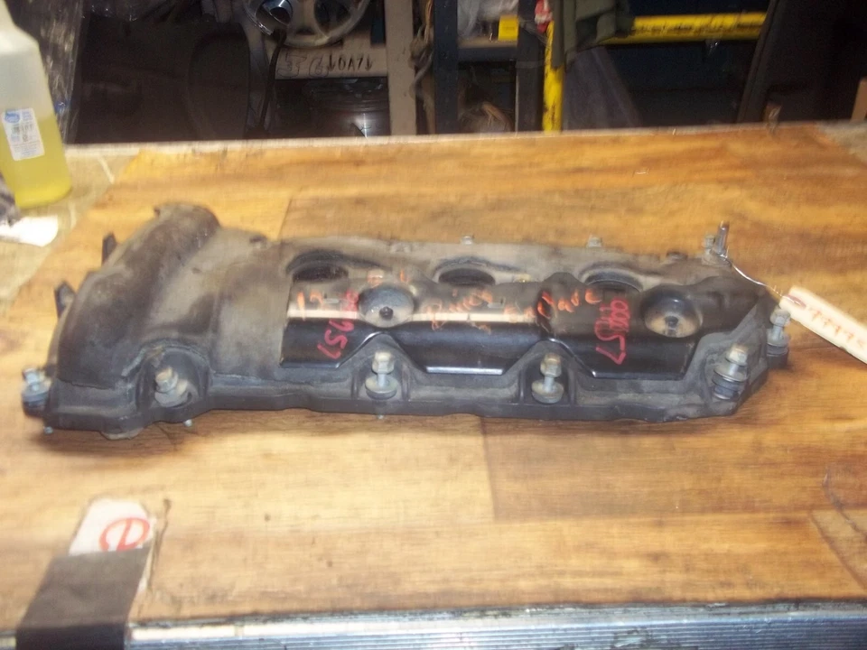 Cubierta de válvula lateral derecha del motor Cadillac CTS SRX 2004-2012 3,0 L 3,6 L FABRICANTE DE EQUIPOS ORIGINALES Foto 2 de 4