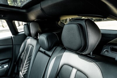 ASTON MARTIN Dbx Kopfstütze Paar (Obsidian Schwarz)