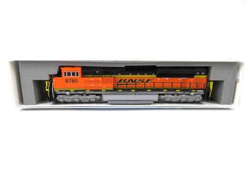 Kato 176-8526 N Scale BNSF Railway Swoosh EMD SD70ACe Diesel Locomotive 8780 NIB - Picture 2 of 4