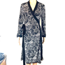 Tahari Dress V-Neck Long Sleeve White Black Floral  Wrap Round  sz S/M.