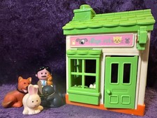 ELC Happyland Village Vet Playset With Figures Tested Working