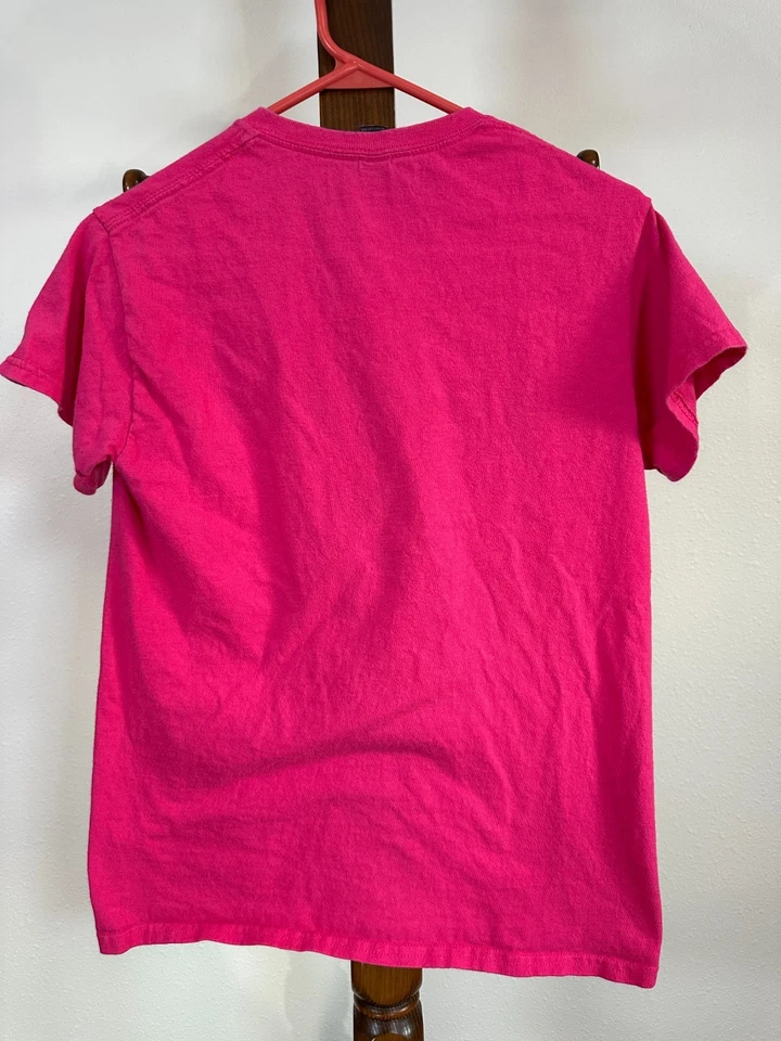 Camiseta Iowa Hawkeyes concientización sobre el cáncer de mama cinta rosa camiseta Gildan talla L Foto 2 de 4