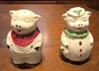 Vtg Shawnee Pottery Pig Salt And Pepper Shakers Winnie Smiley Pig Circ 1940.PAS