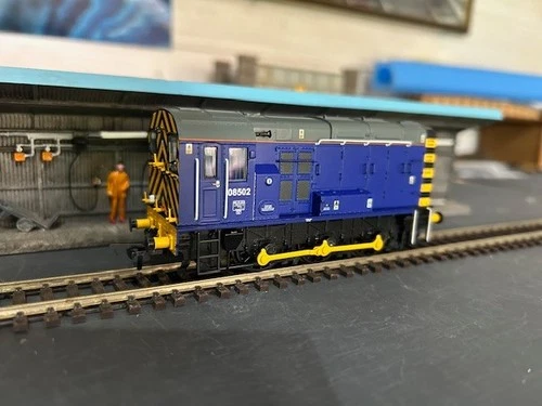 BACHMANN 32-123 CLASS 08 502 HARRY NEEDLE LIVERY MINT COND - suits hornby
