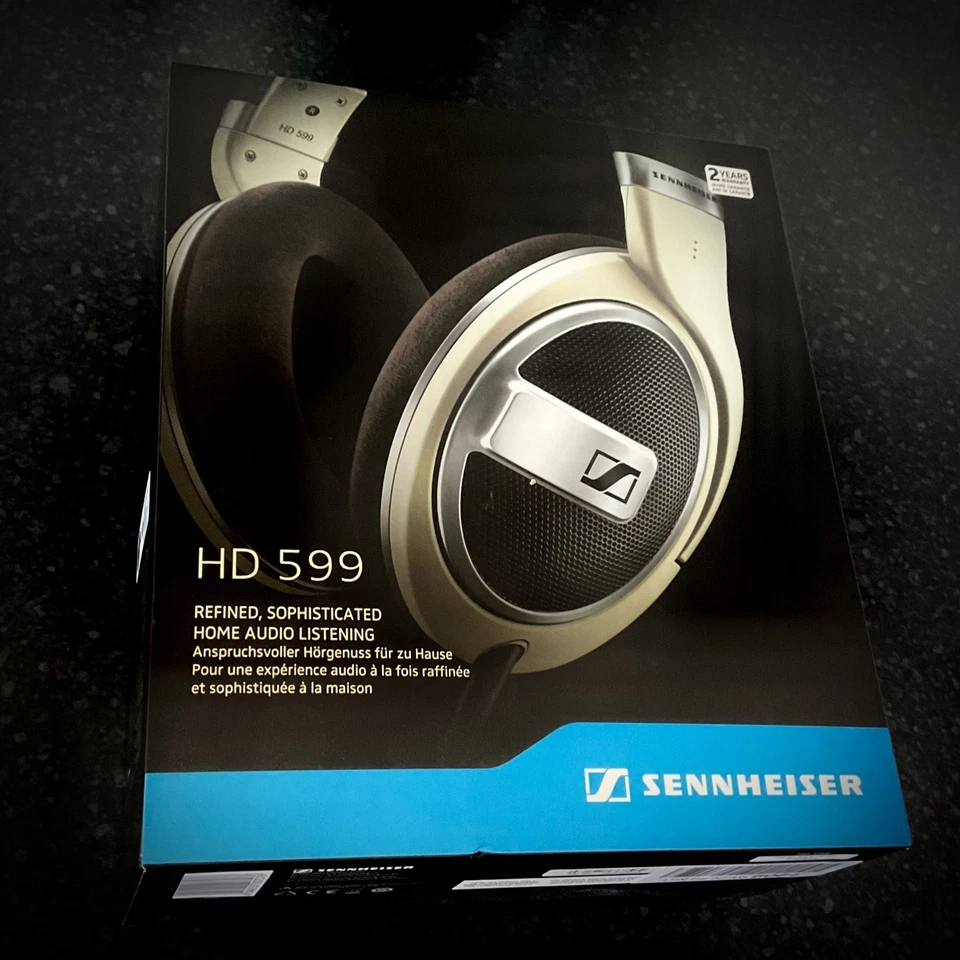 Sennheiser HD 599, photo 1 of 3
