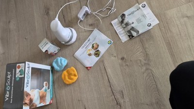 VibroSculpt Ganzkörper Massagegerät, 3 Massagepads, Vibrationsmassage