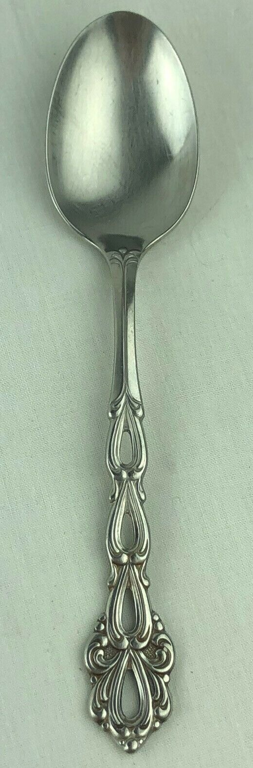 Oneida Community Stainless Chandelier Pattern Place Oval Soup Spoon 6 7/8