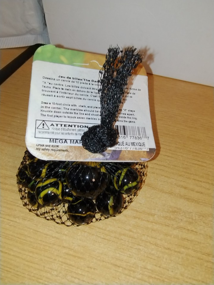 Vtg Net Bag Vacor/Mega Marbles 25 Black/Yellow Poison Dart Frog Swirls